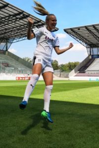 Turid Knaak hot soccer