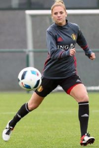 Zandy Soree hot football