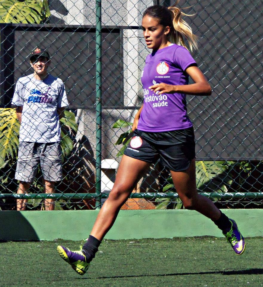 Gabi Nunes Club Career