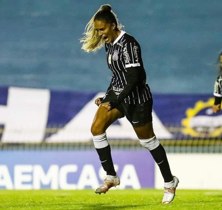 Gabi Nunes Early Life & Educational Qualifications