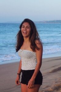 Chloe Knott beach photo