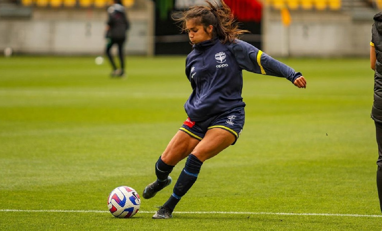 Chloe Knott football