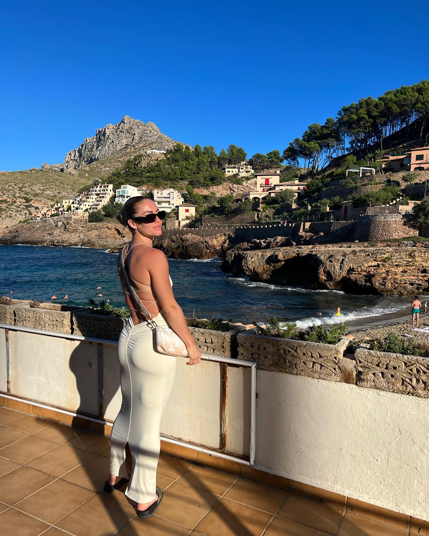 Ellie Carpenter at beach