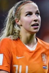 Jackie Groenen hot football