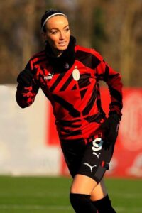 Kosovare Asllani running