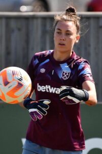 Mackenzie Arnold hot football girl