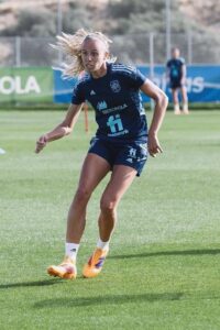 Maitane Lopez football girl