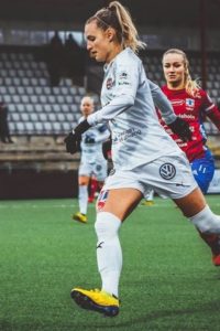 Nathalie Bjorn fot football