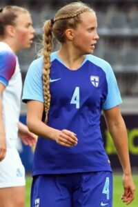 Ria Oling football beauty