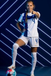 Ria Oling footballer