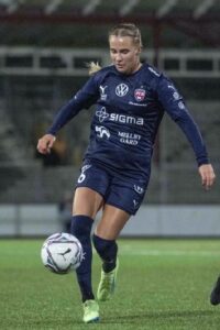 Ria Oling soccer girl