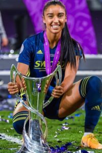 Sakina Karchaoui champion