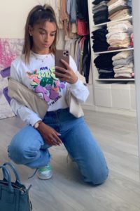 Sakina Karchaoui selfie