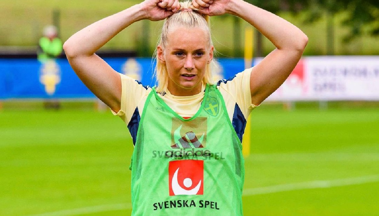 Stina Blackstenius soccer babe