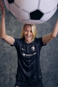 Tyler Lussi football babe