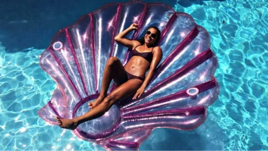  Mallory Pugh in pool