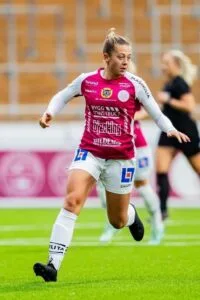 Cornelia Kapocs soccer babe