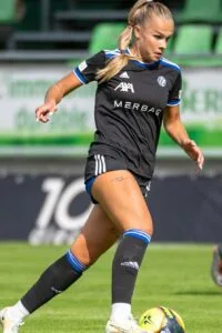 Ella Ljustina soccer