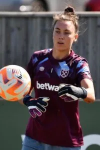 Mackenzie Arnold hot football girl