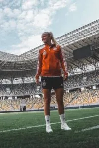 Turid Knaak soccer babe