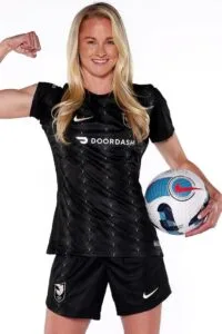 Tyler Lussi soccer girl